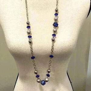 Versona Necklace